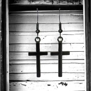 5 For $25💫Black Cross Dangles Earrings
